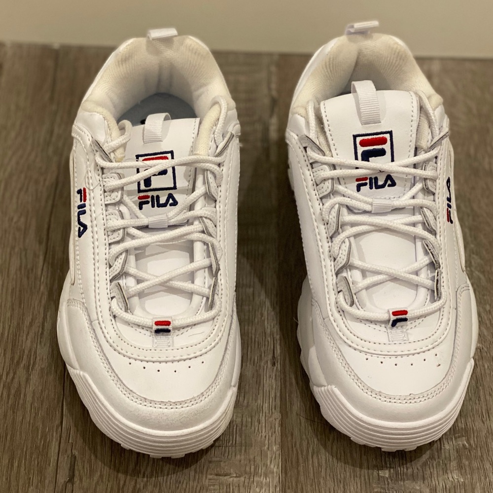 Girls/Women’s Filas sneakers!